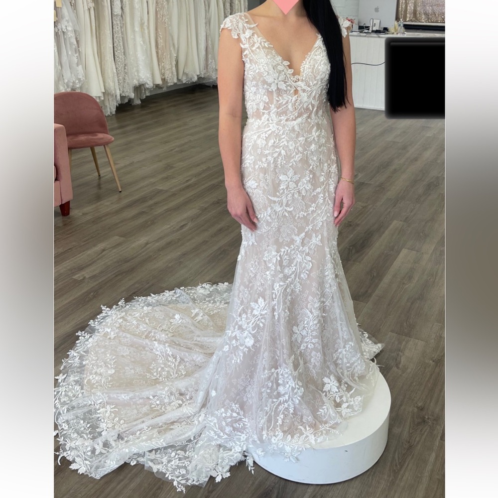 Justin Alexander 88275 | US 8 Ivory